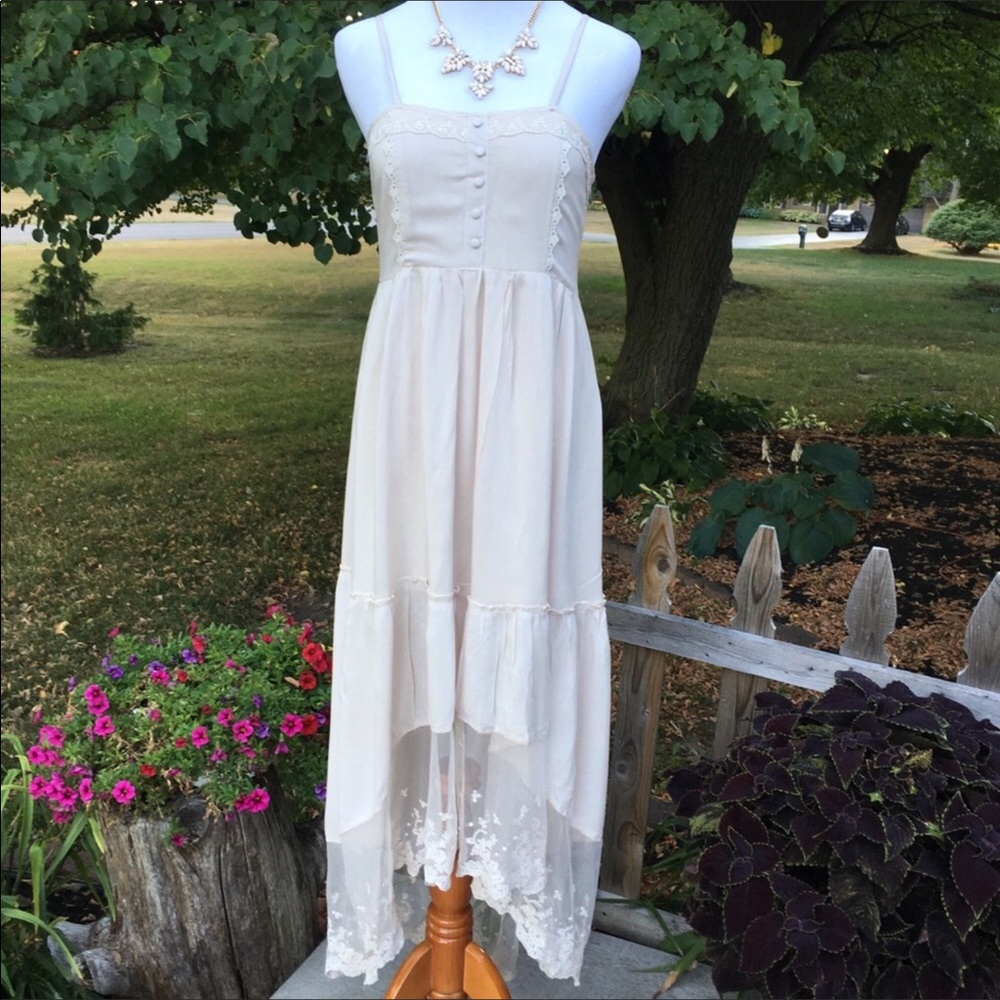 NWOT LACE HEM MAXI DRESS SPAGHETTI STRAP HI LOW LACE HEM